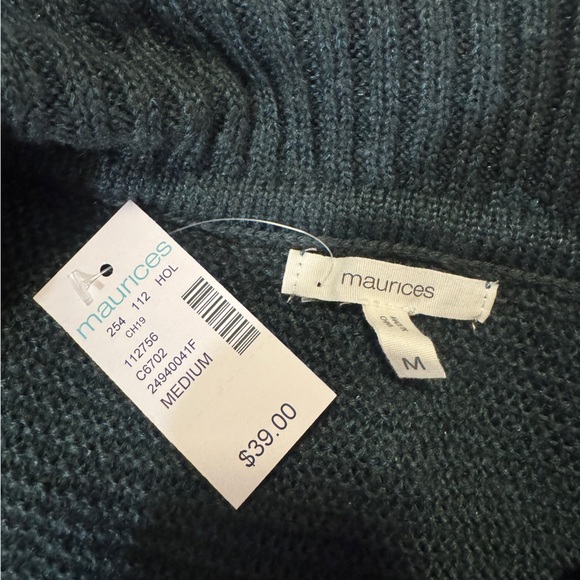 NWT Maurice’s  Green Women's Sweater - Picture 3 of 6